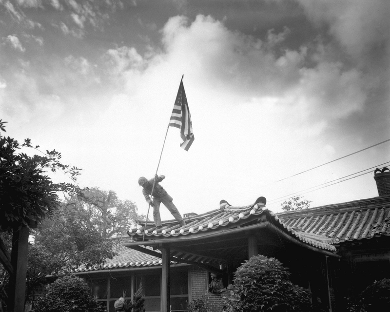 Illustration for article titled Korean War memorial is a historical photoshop horror